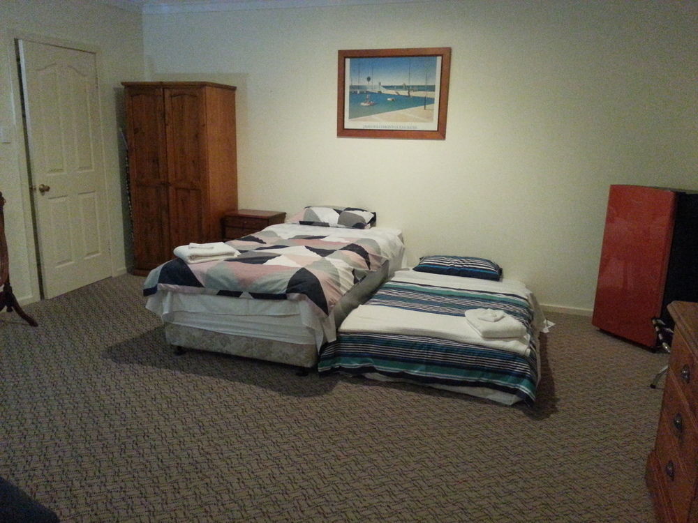 Palm Beach Guest House Rockingham Esterno foto