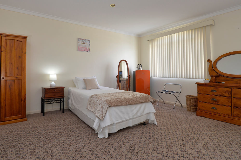 Palm Beach Guest House Rockingham Esterno foto